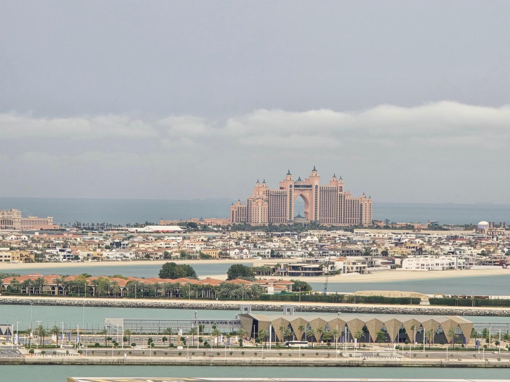 1 World Beach Property, Jbr, Award Winning Hostel, Coliving, Near Metro Dubai Eksteriør bilde