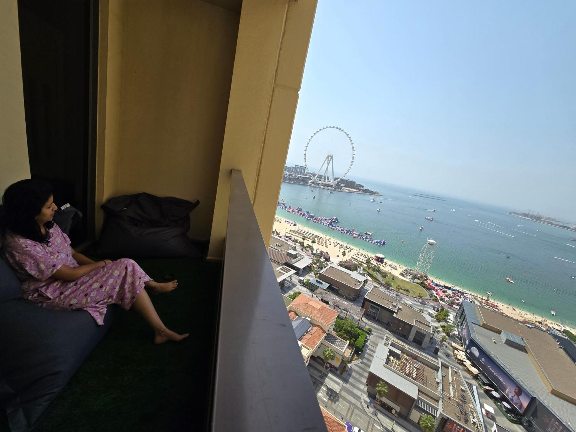 1 World Beach Property, Jbr, Award Winning Hostel, Coliving, Near Metro Dubai Eksteriør bilde